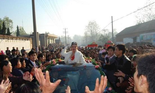 埔埕村結(jié)婚視頻流出，見(jiàn)證鄉(xiāng)村婚禮的變遷與網(wǎng)絡(luò)的力量
