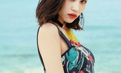 快手魅力四溢，戴眼鏡拍片的女主播的獨特風(fēng)采