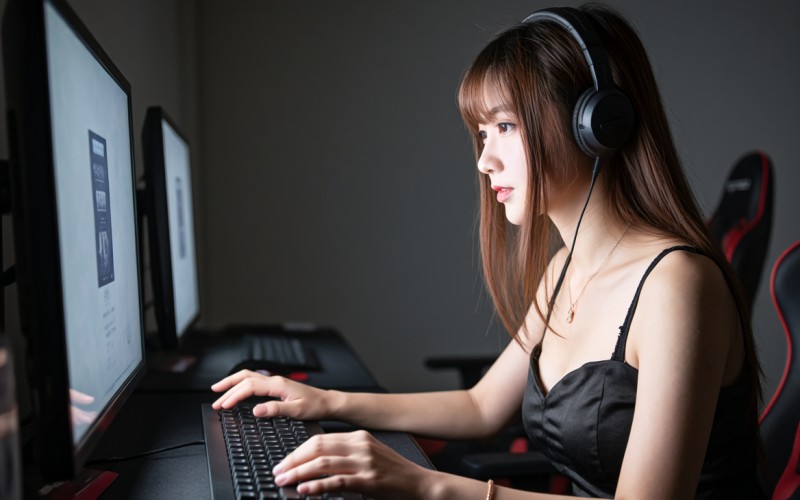 光影背后的游戲，揭秘女主播的暗夜迷局